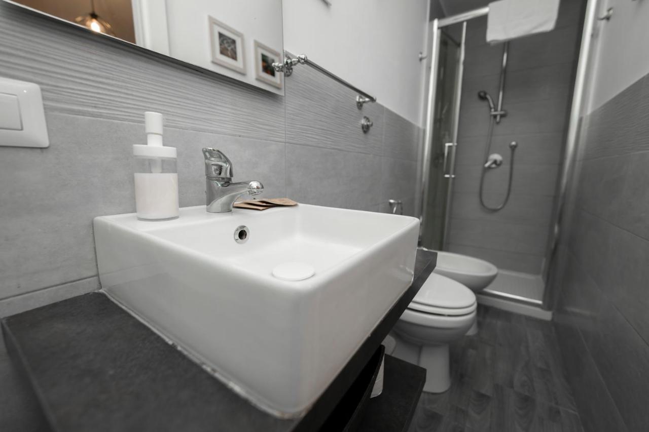 Donna Chiara Holiday House - Toledo Neapel Exterior foto